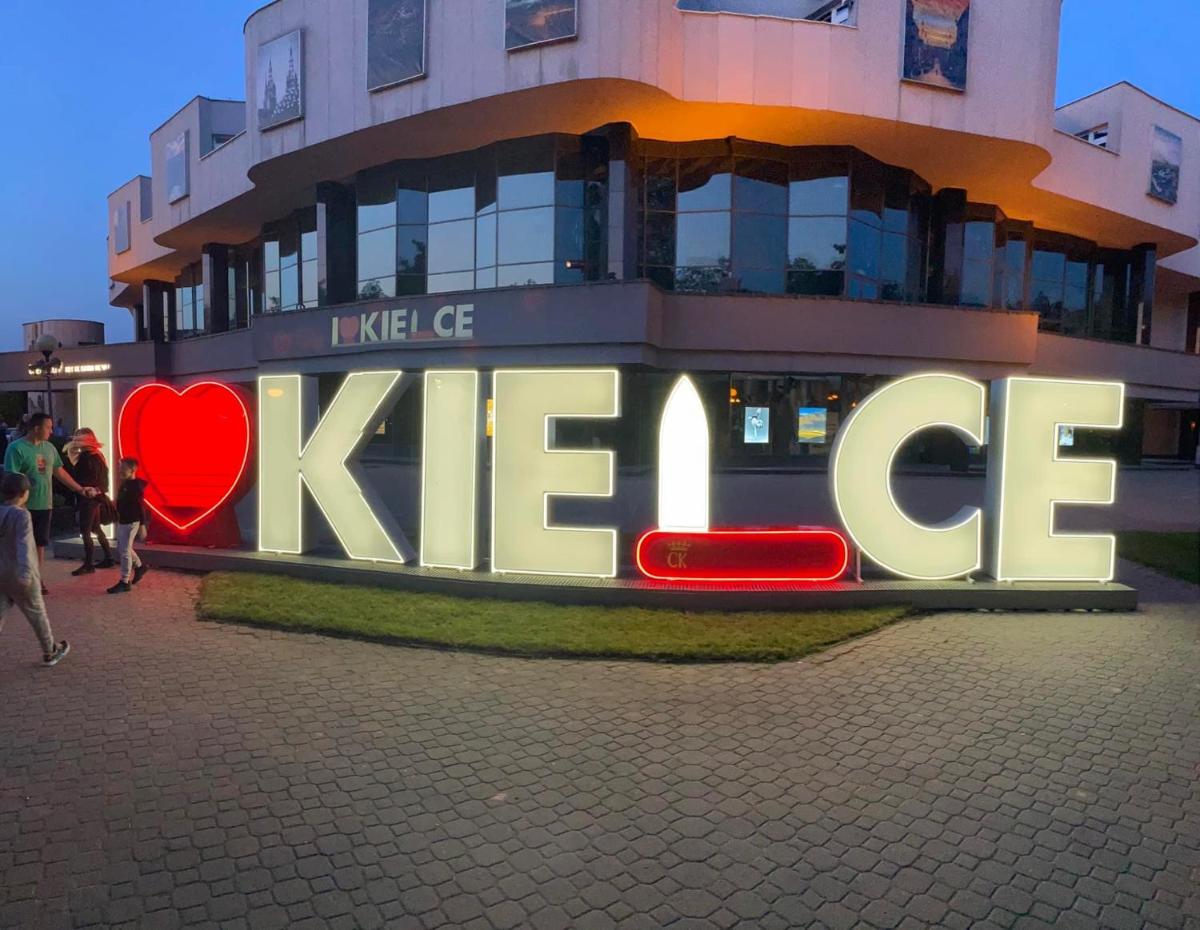 Spanie 7 w Rynku -Hotelik -Parking - Housity