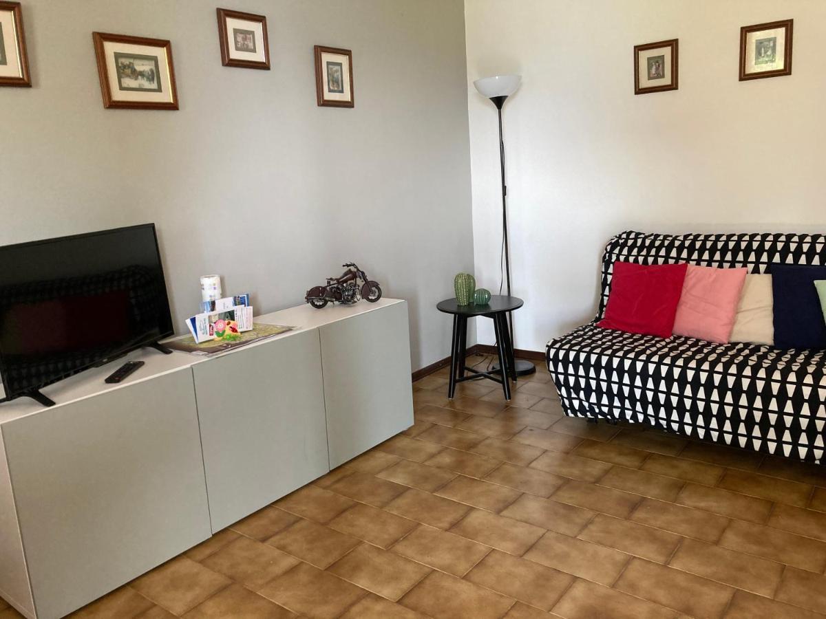 Lallas Home with garden and lake view - Housity