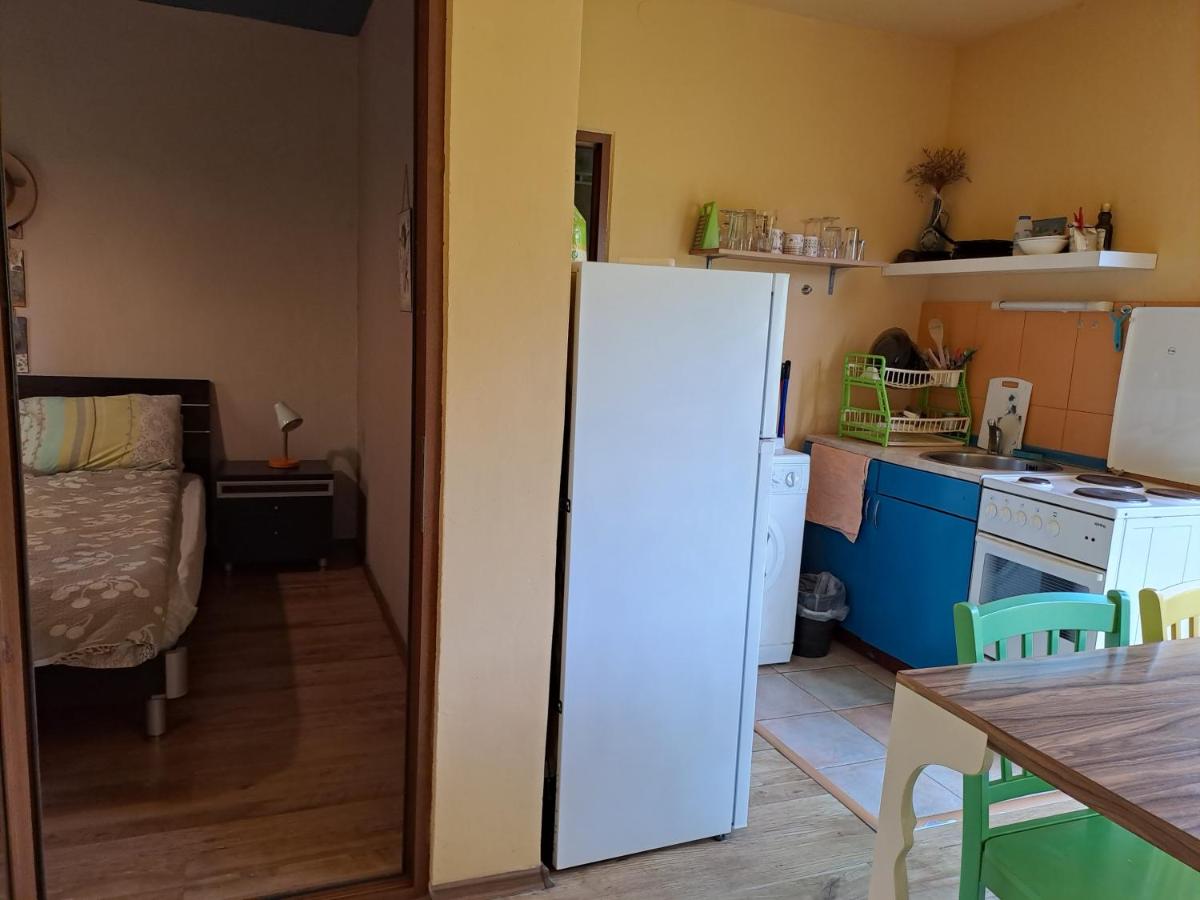 Yellow villa - Housity