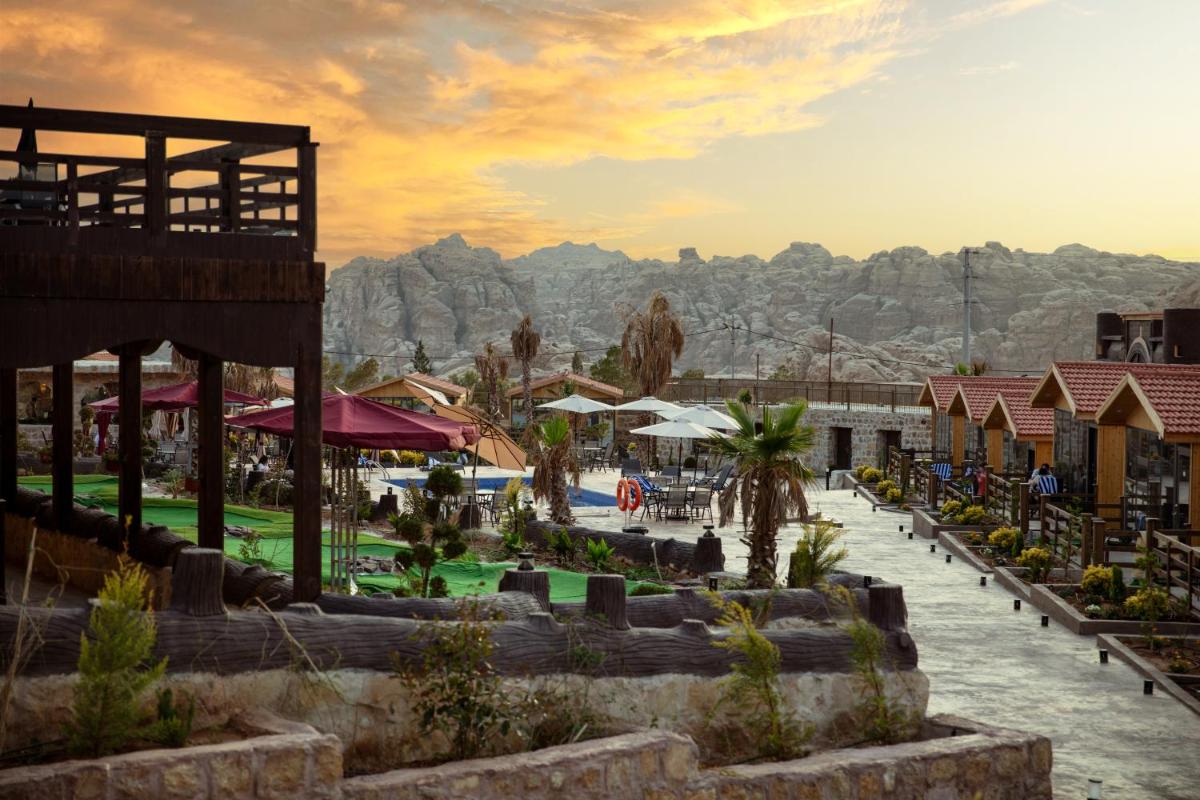 Petra Seasons luxury Resort - Housity