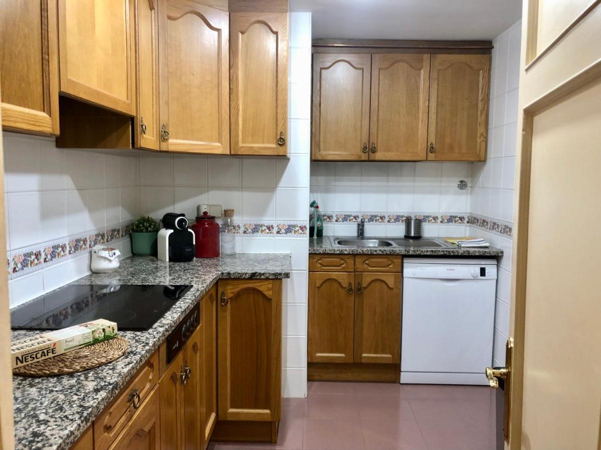 Maison Biscuit. Apartament a la plaça de la vila - Housity