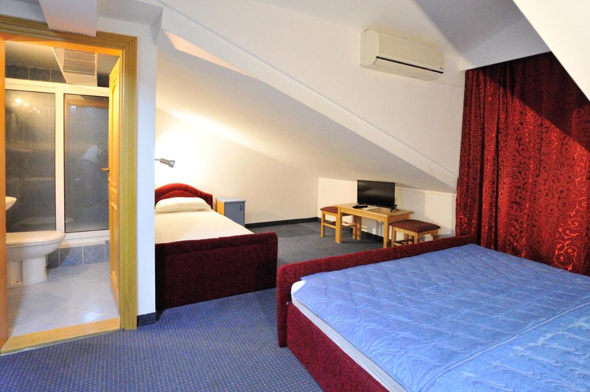Hotel Lav - Housity