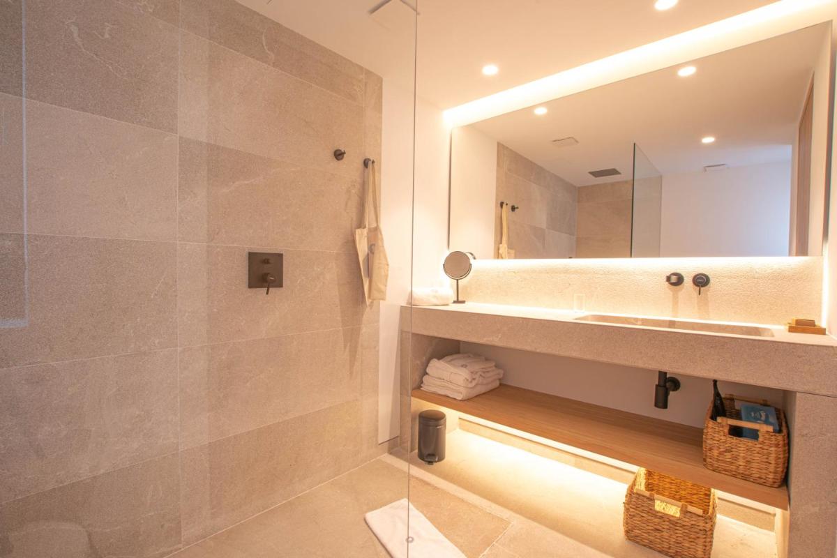 Un baño de Fincahotel Treurer - Olive Grove & Grand House - Adults Only
