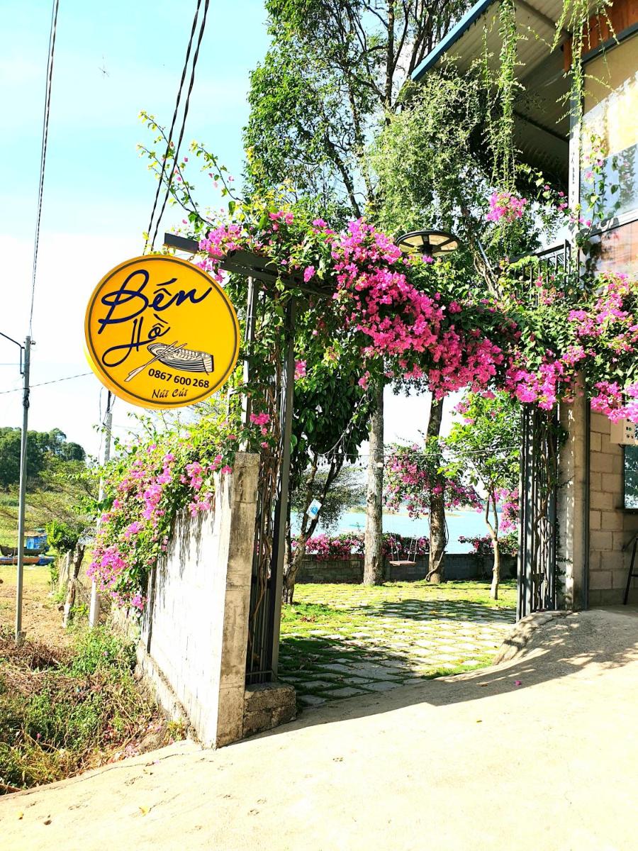 Bến Hồ Homestay - Housity
