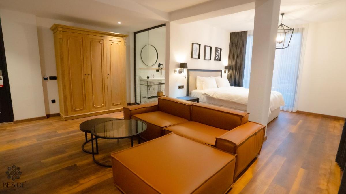Be Side Hotel - Housity