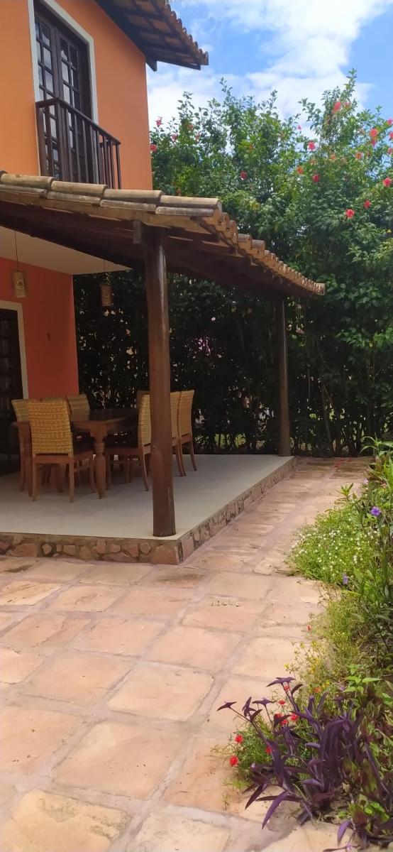 Casa 2 suítes com ar - Até 6 pessoas - em condomínio com piscina - Housity