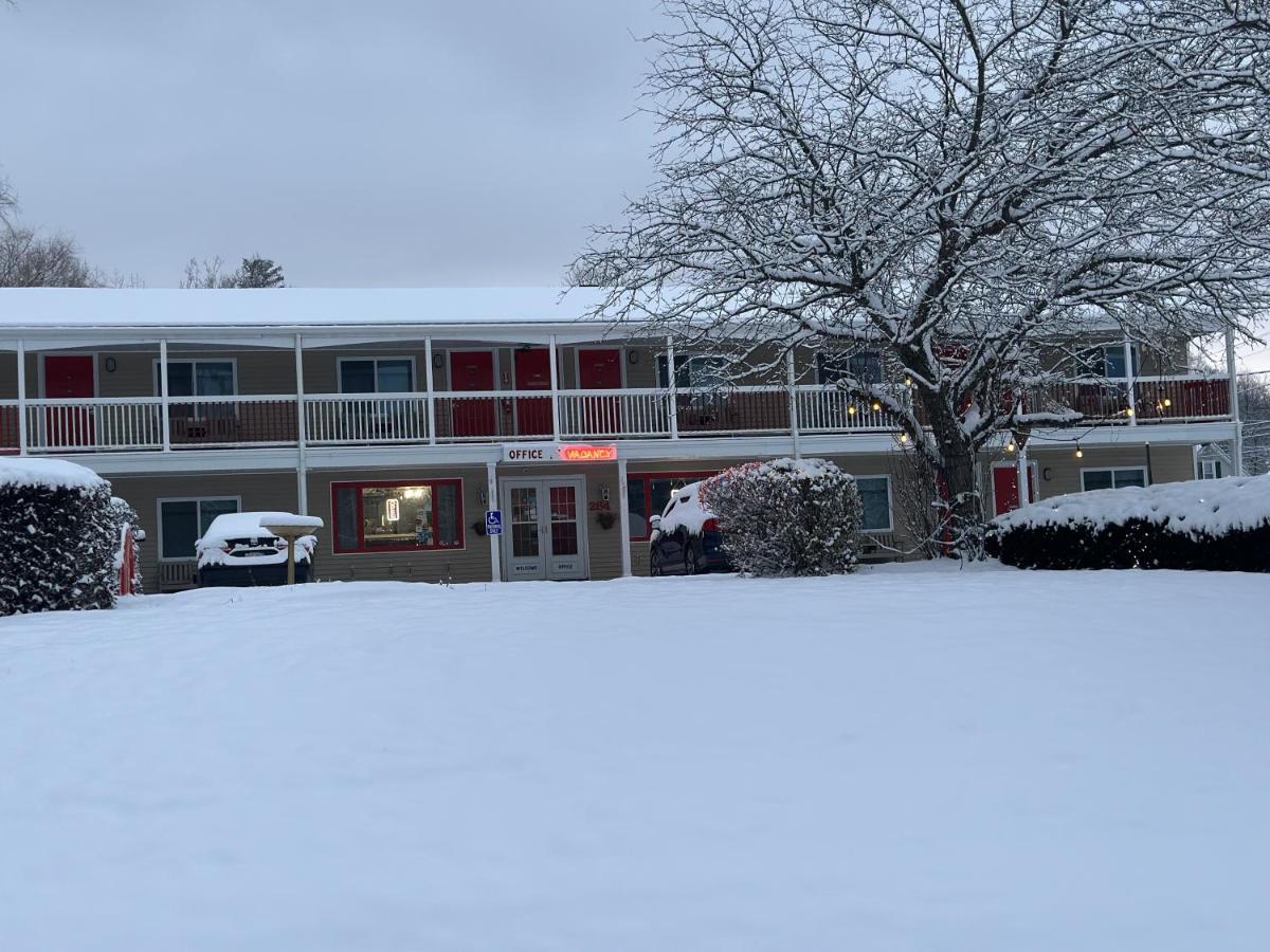 Cozy Corner Motel - Housity