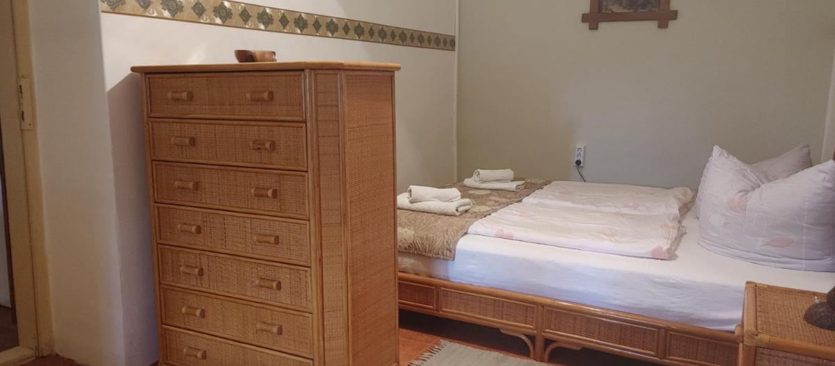 Napsugár Apartman - Housity