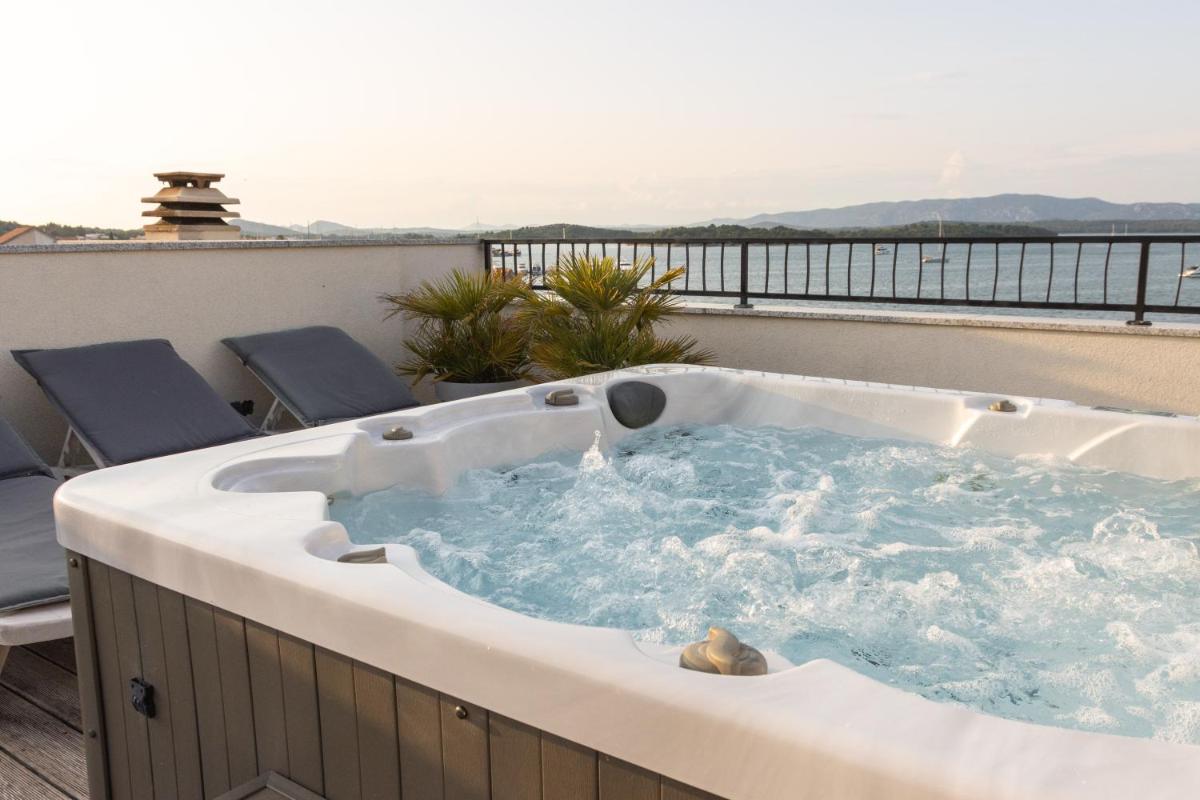 Apartments & rooms Stella Adriatica - Housity