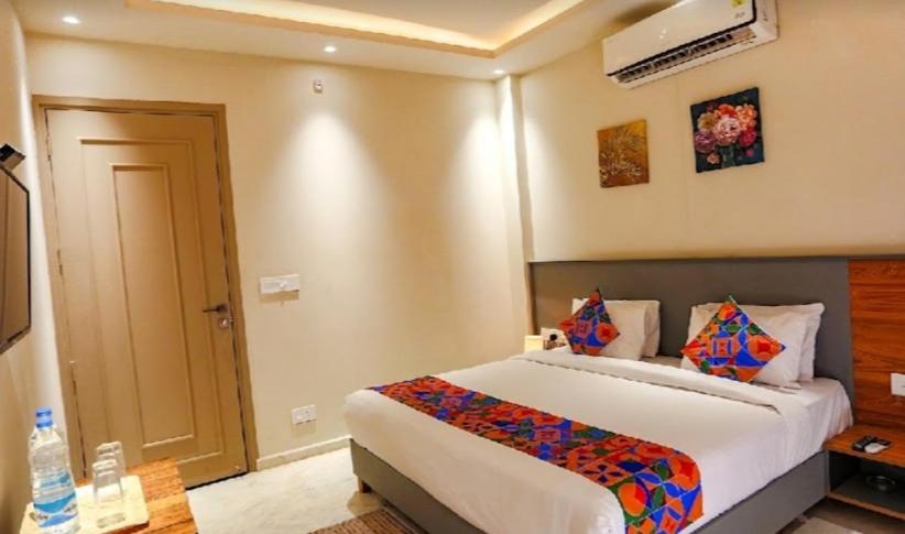 Hotel Global Corporate Noida - Housity