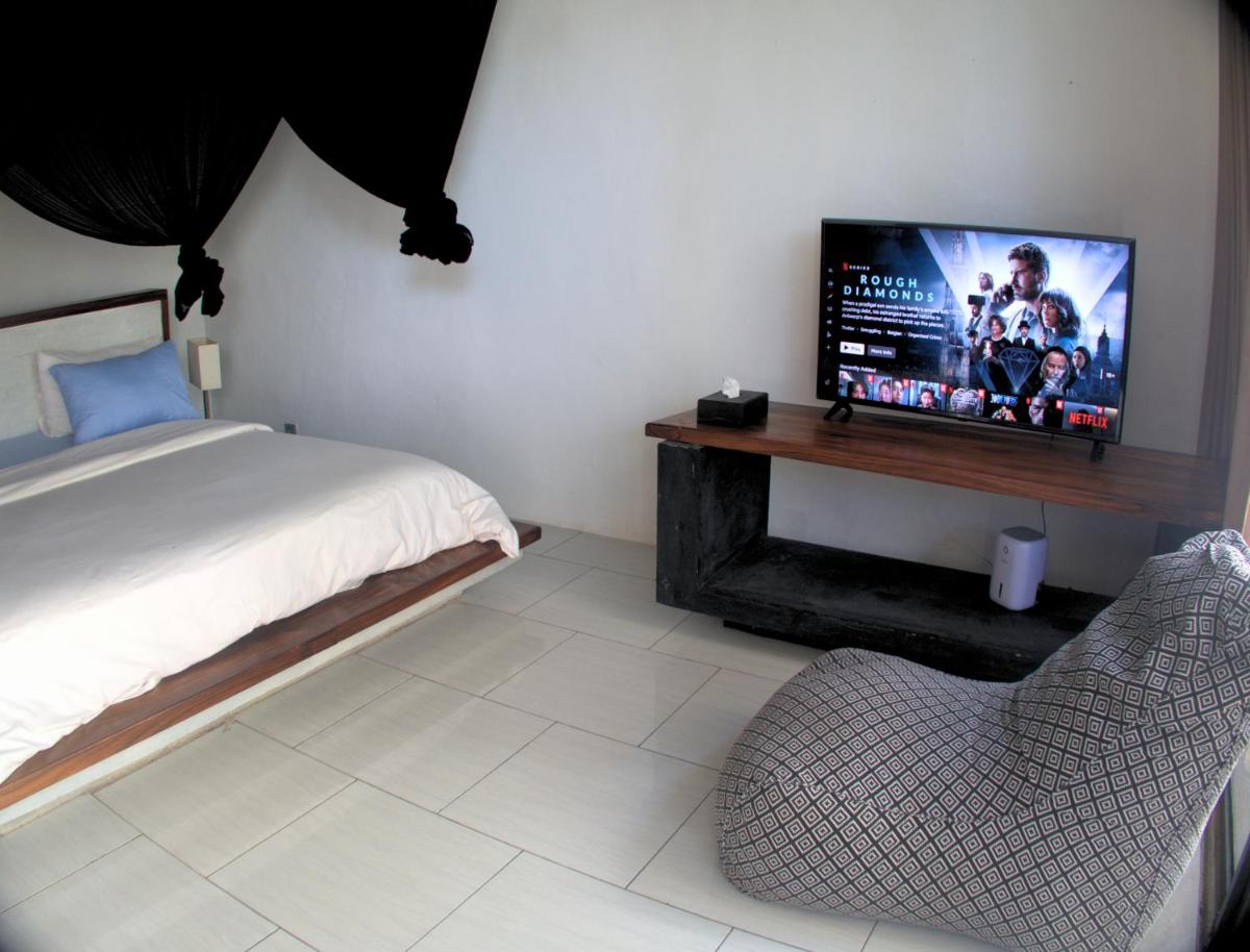 3 Waves Hotel - Housity