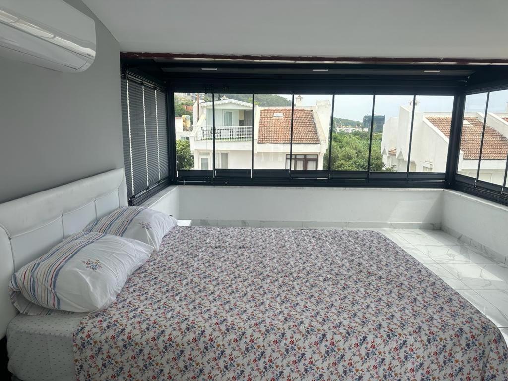 Alanya Beachfront Villa with 6 Oceanview Terraces - Housity