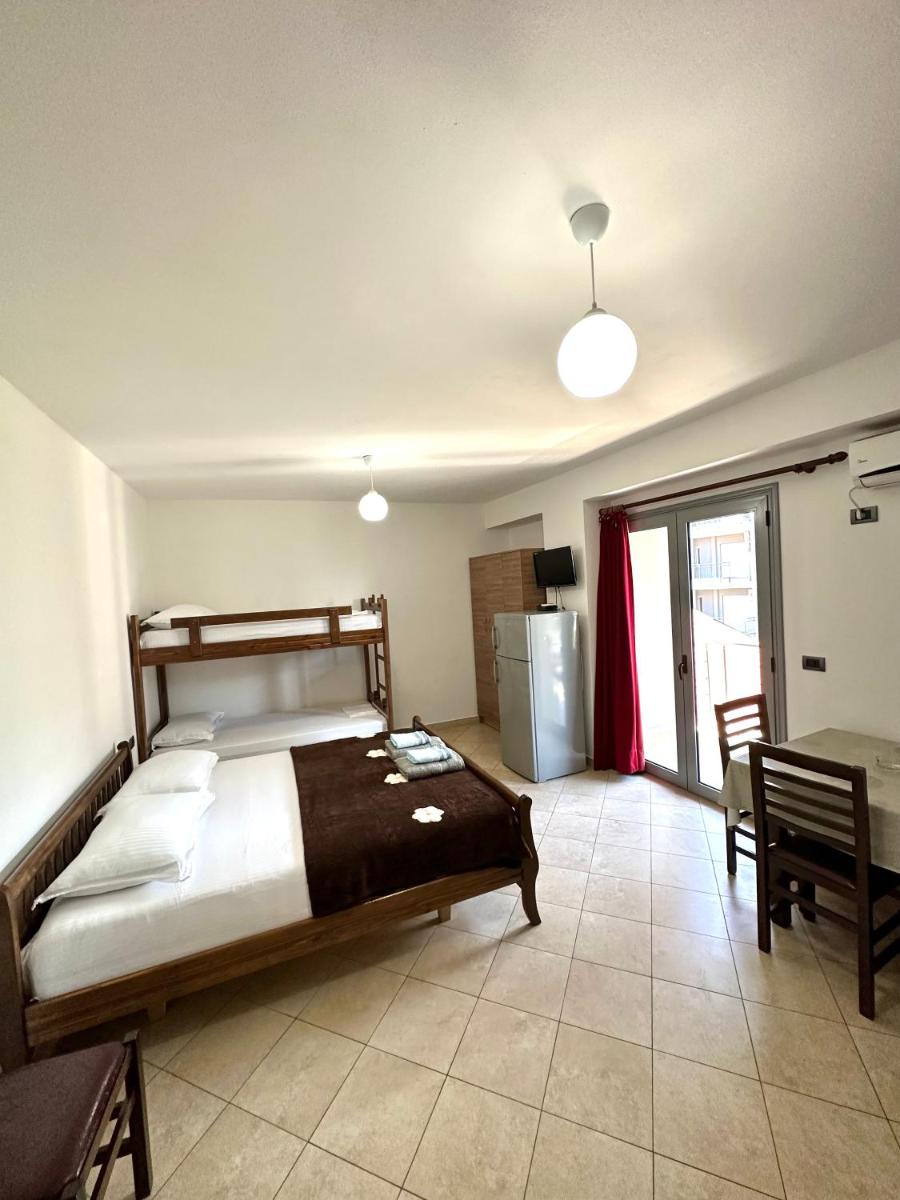 Horizonti Blu - Housity