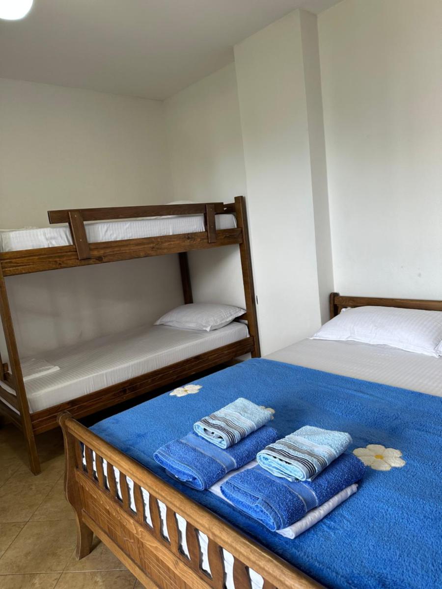 Horizonti Blu - Housity