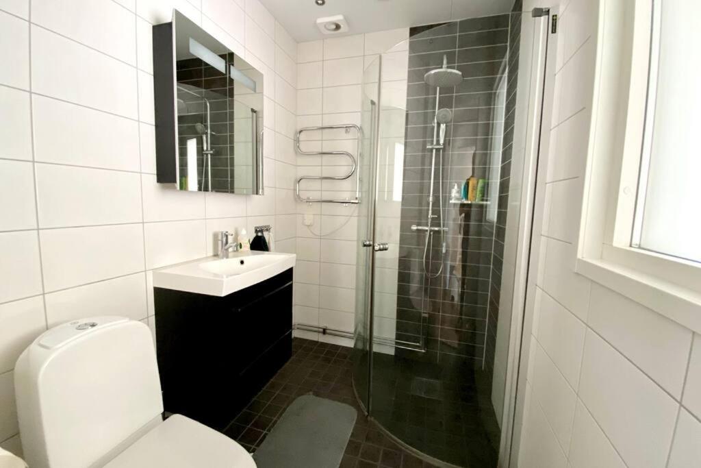 Suitetrails - Family House w/Free Wifi, Netflix & Free Parking