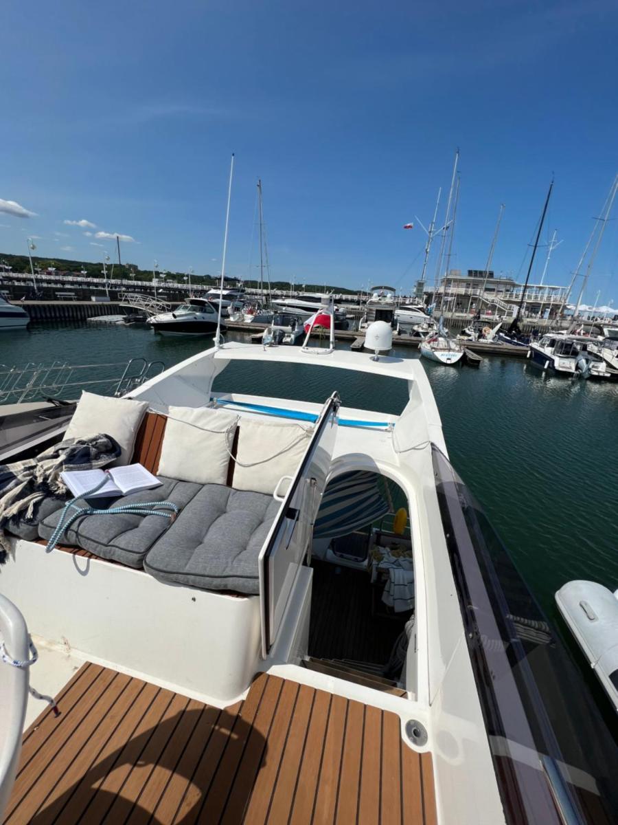 Suitetrails - Yacht Queen B Sopot HouseBoat