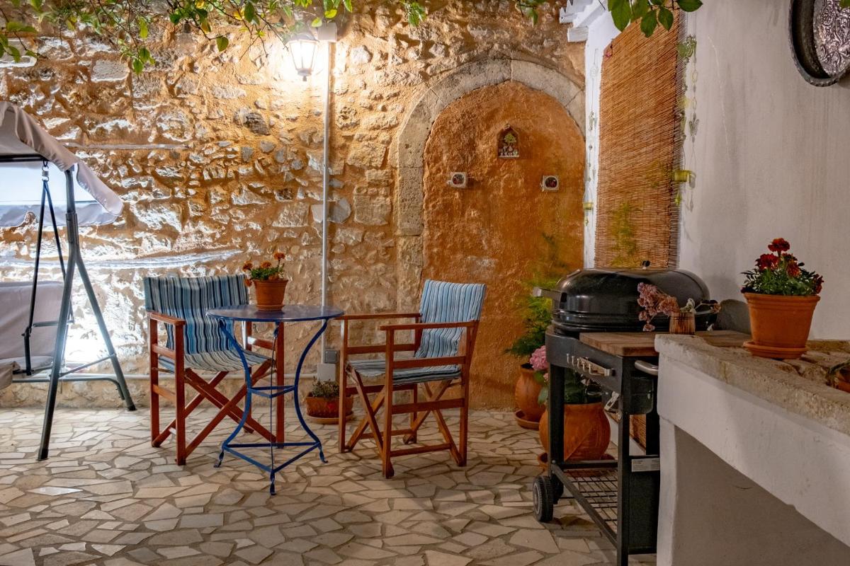 Suitetrails - The Venetian Walls 'Central House With Private Courtyard - Charmy & Cheap'