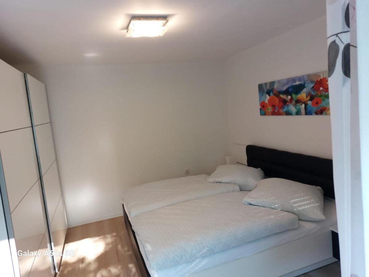 Lenne-Blick Ferienwohnungen-Living Apartment - Housity
