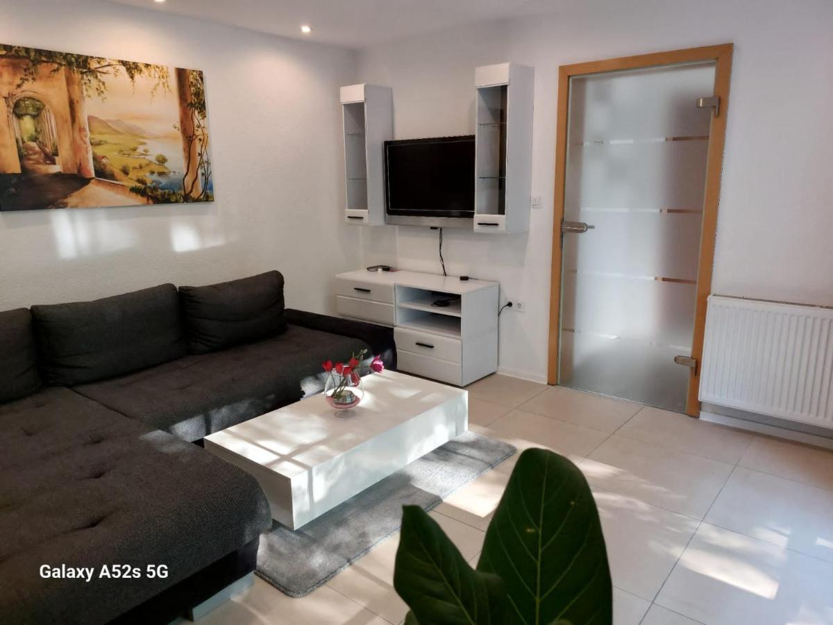 Lenne-Blick Ferienwohnungen-Living Apartment - Housity