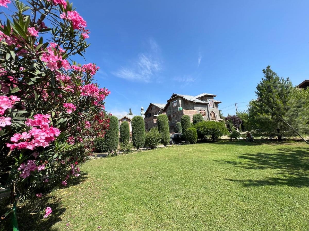 Suitetrails - Farmhouse - A Luxury Living