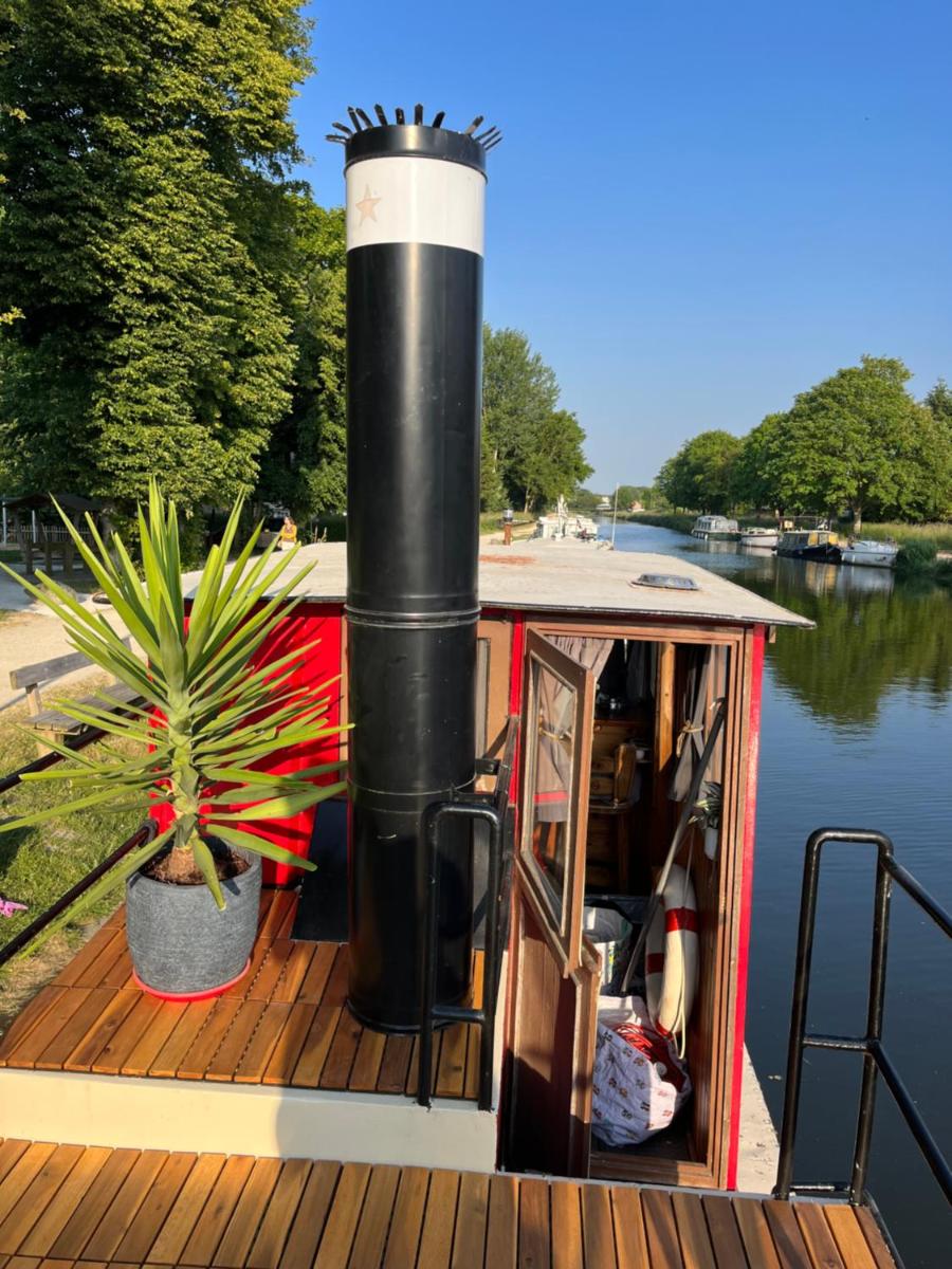 Très jolie péniche -remorqueur à louer - Housity