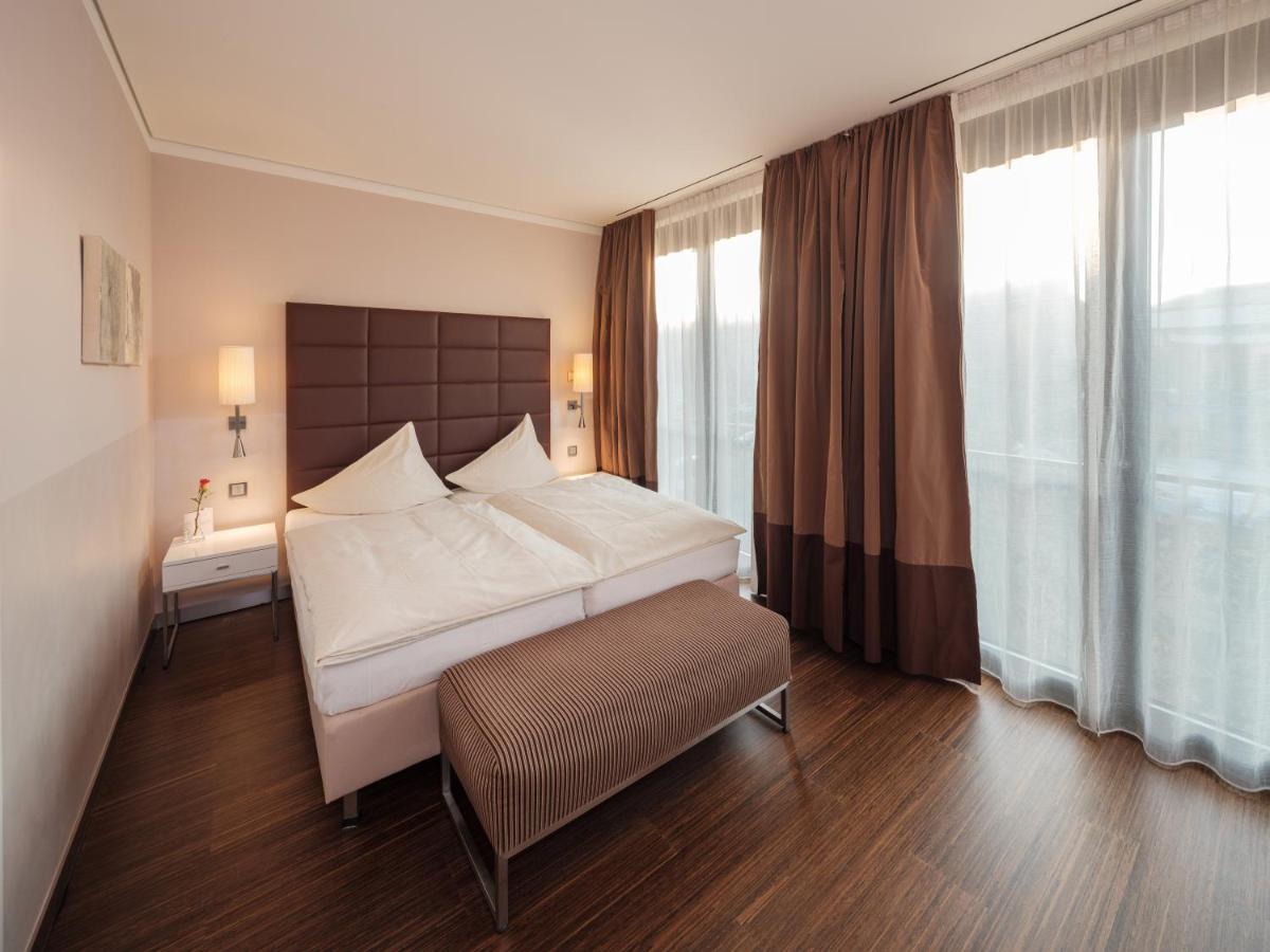Hotel Eberhards am Wasser - Housity