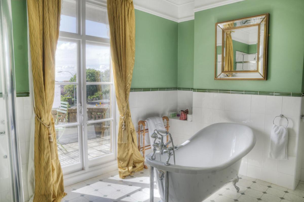 Albert Cottage Hotel - Housity