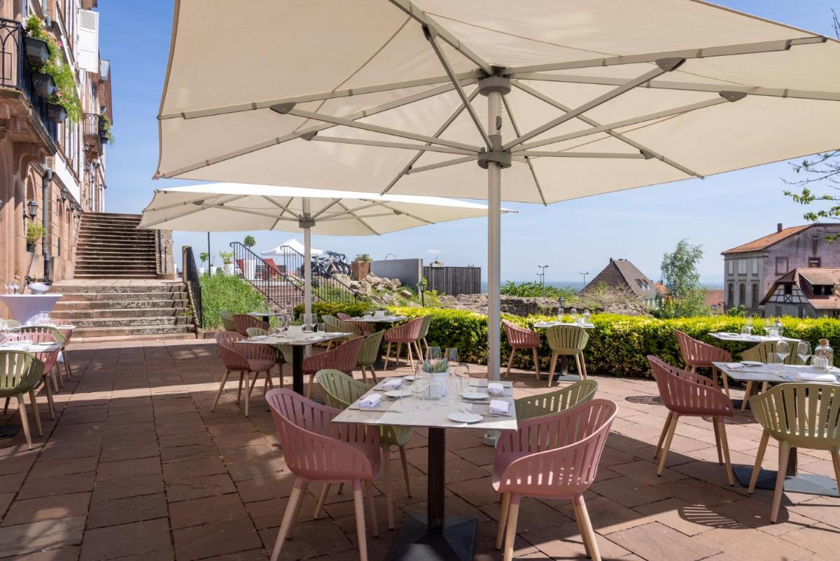 Restaurant ou autre lieu de restauration dans l'établissement Hôtel Val-Vignes Colmar Haut-Koenigsbourg, The Originals Relais