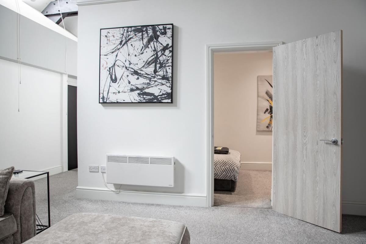 #5 Grimston St Apartment near Hull New Theatre and Connexin Live - Housity