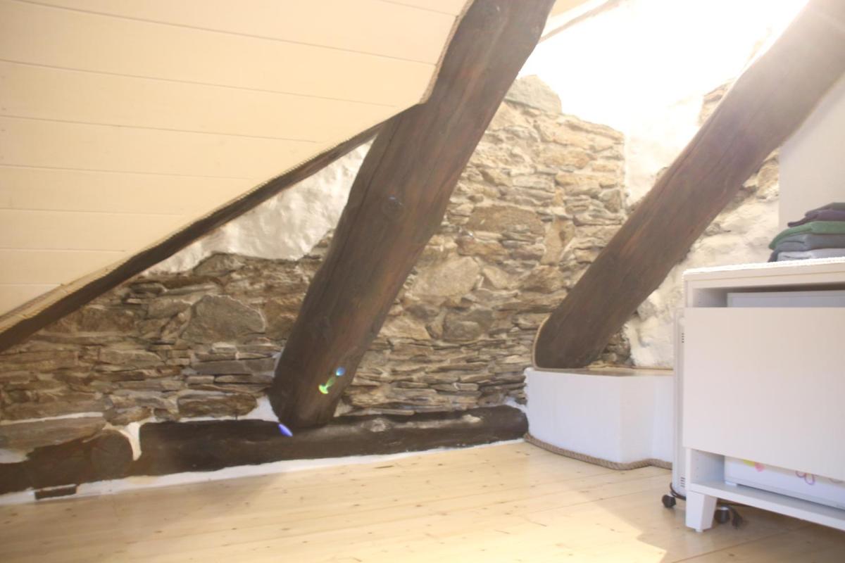 Airolo with private parking - Housity