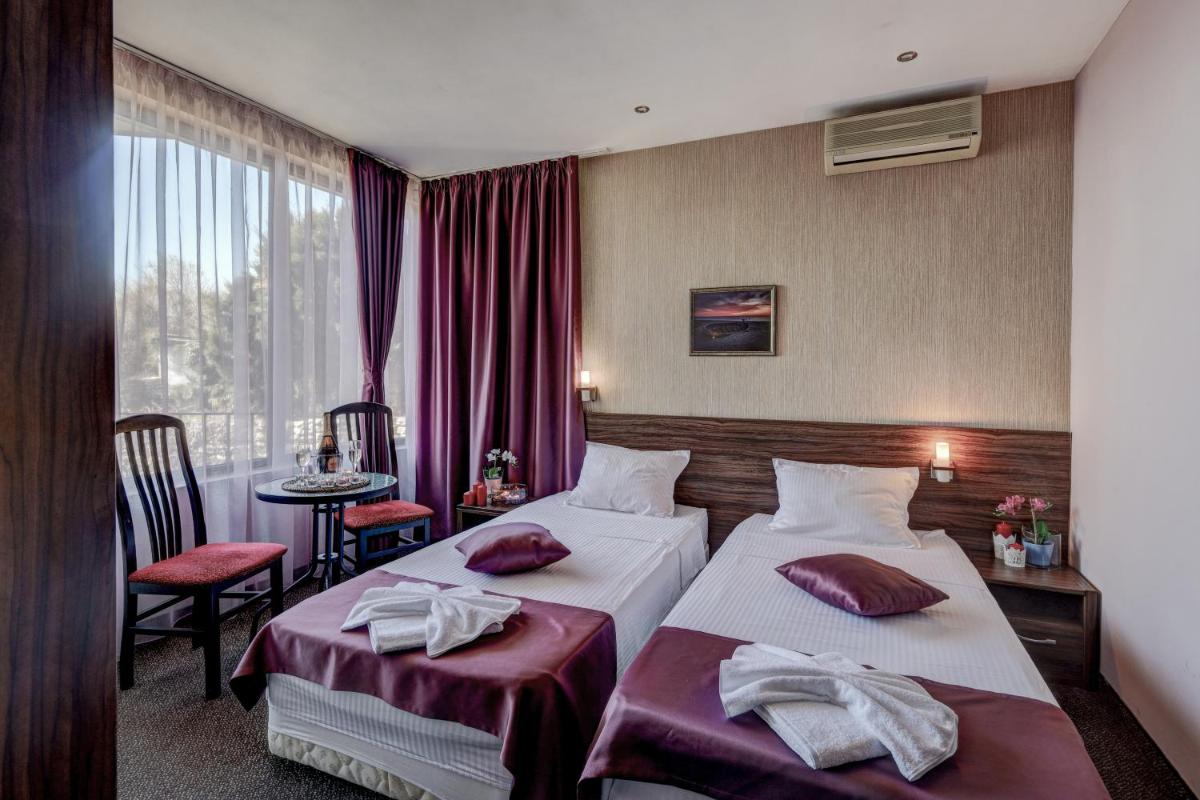 Ellinis Hotel - Sea View and Free Parking - Hizvo