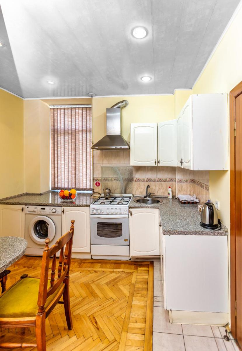 Suitetrails - AZNEFT SQUARE SEA VIEW FAMILY APARTMENTs