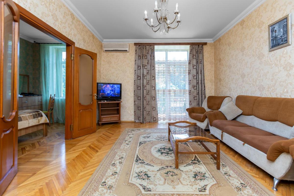 AZNEFT SQUARE SEA VIEW FAMILY APARTMENTs - Housity