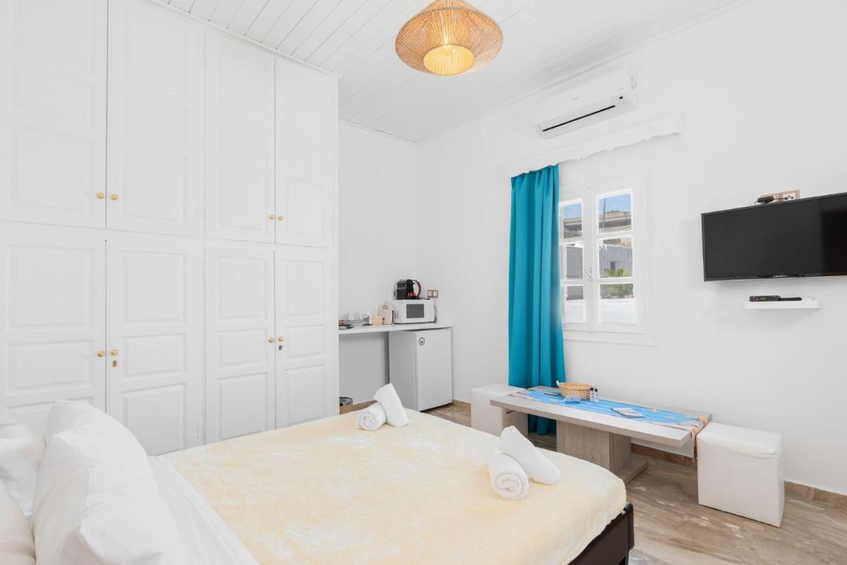 Mykonian Breeze - Housity