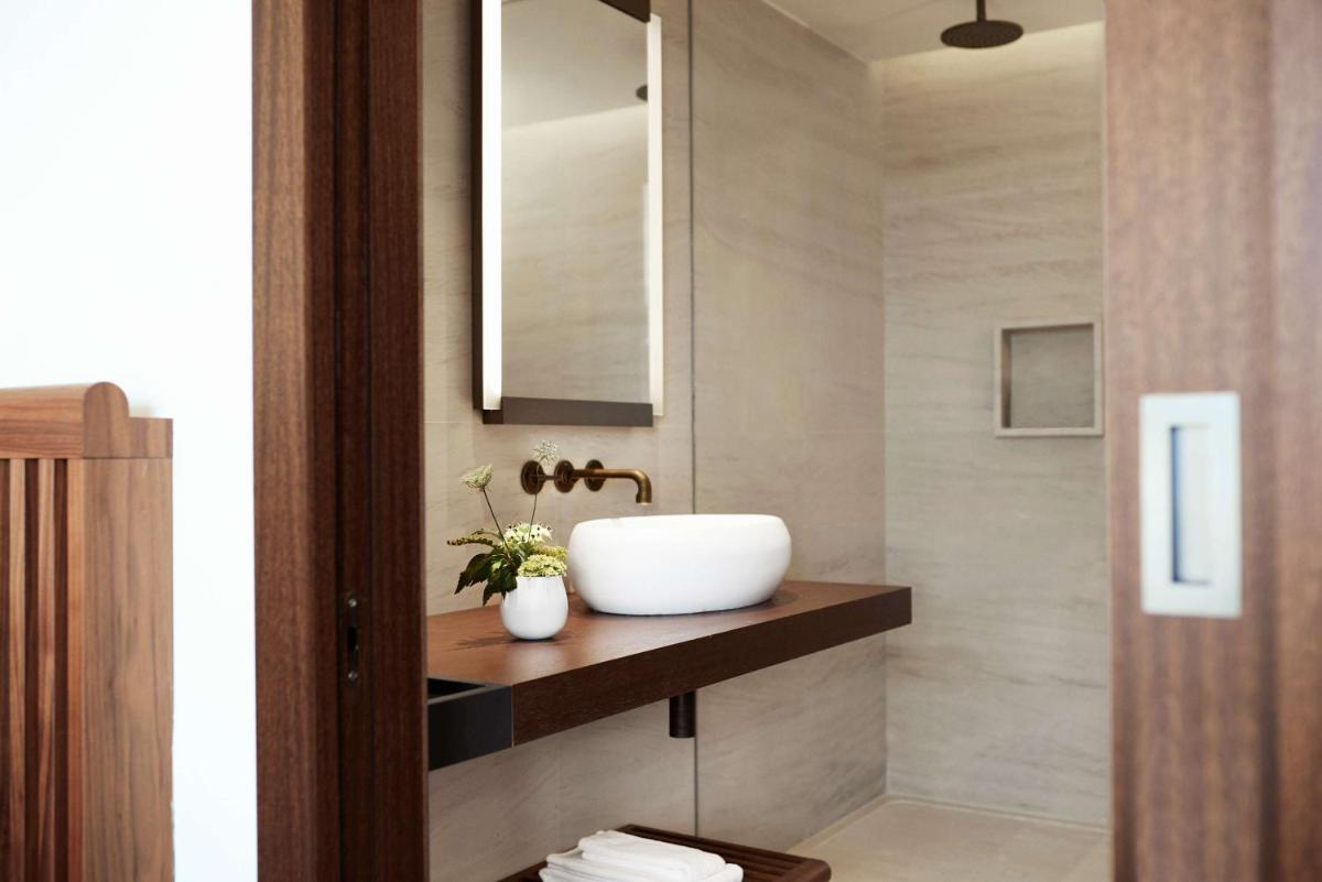 Un baño de Nobu Hotel Barcelona