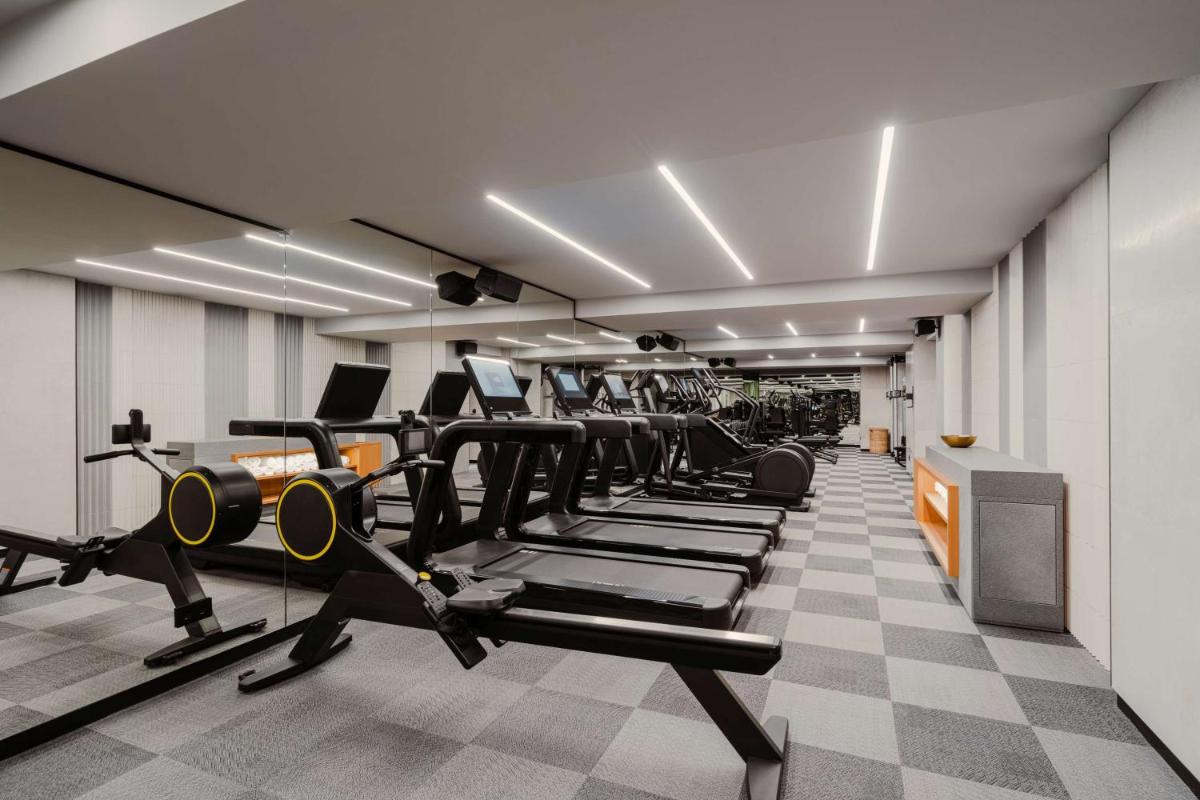 Gimnasio o instalaciones de fitness de Nobu Hotel Barcelona
