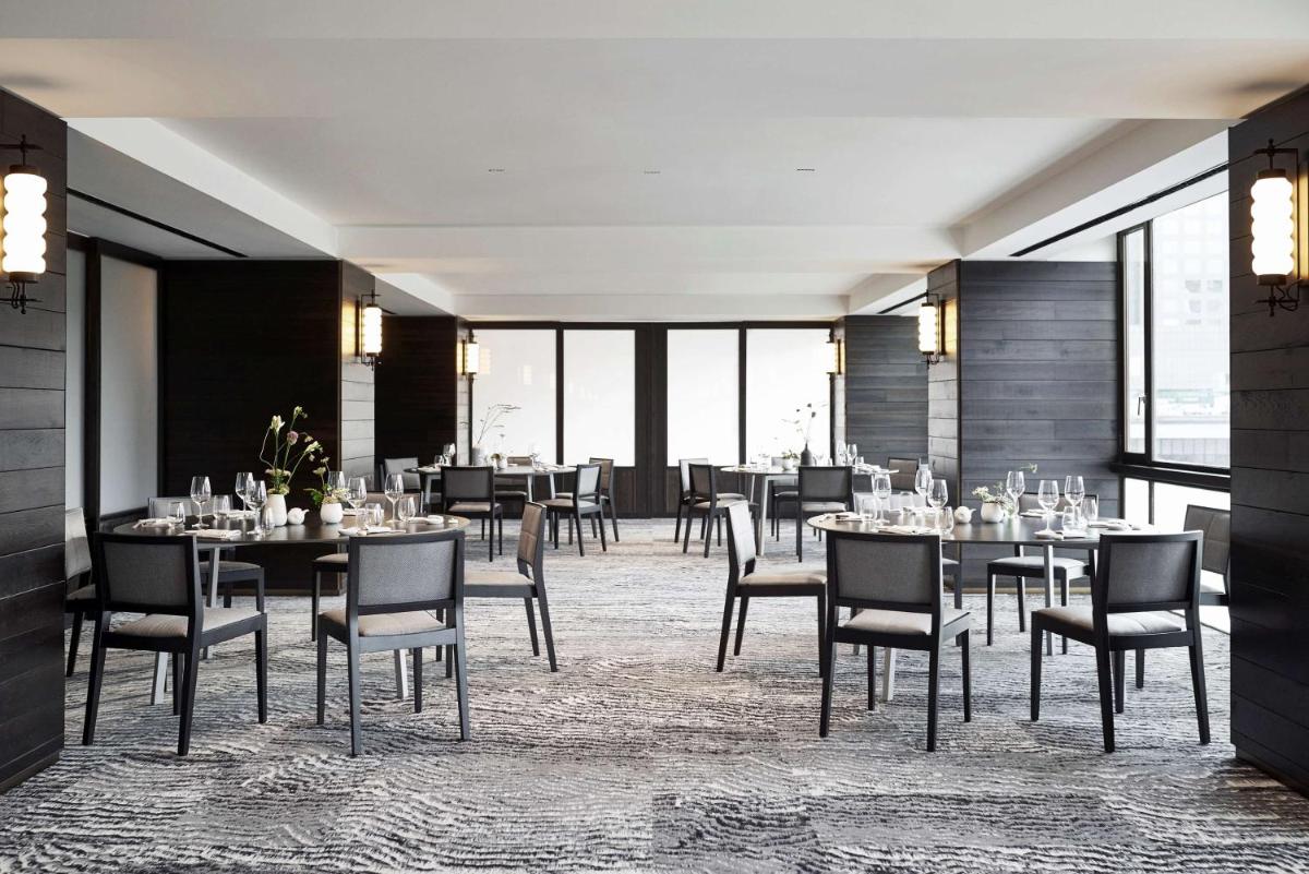 Un restaurante o sitio para comer en Nobu Hotel Barcelona
