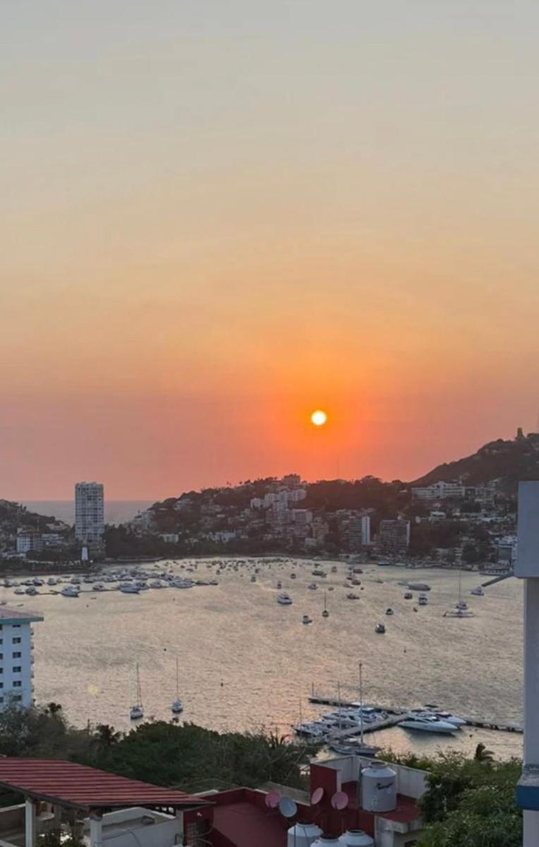 Casa con vista espectacular al mar con alberca - Housity