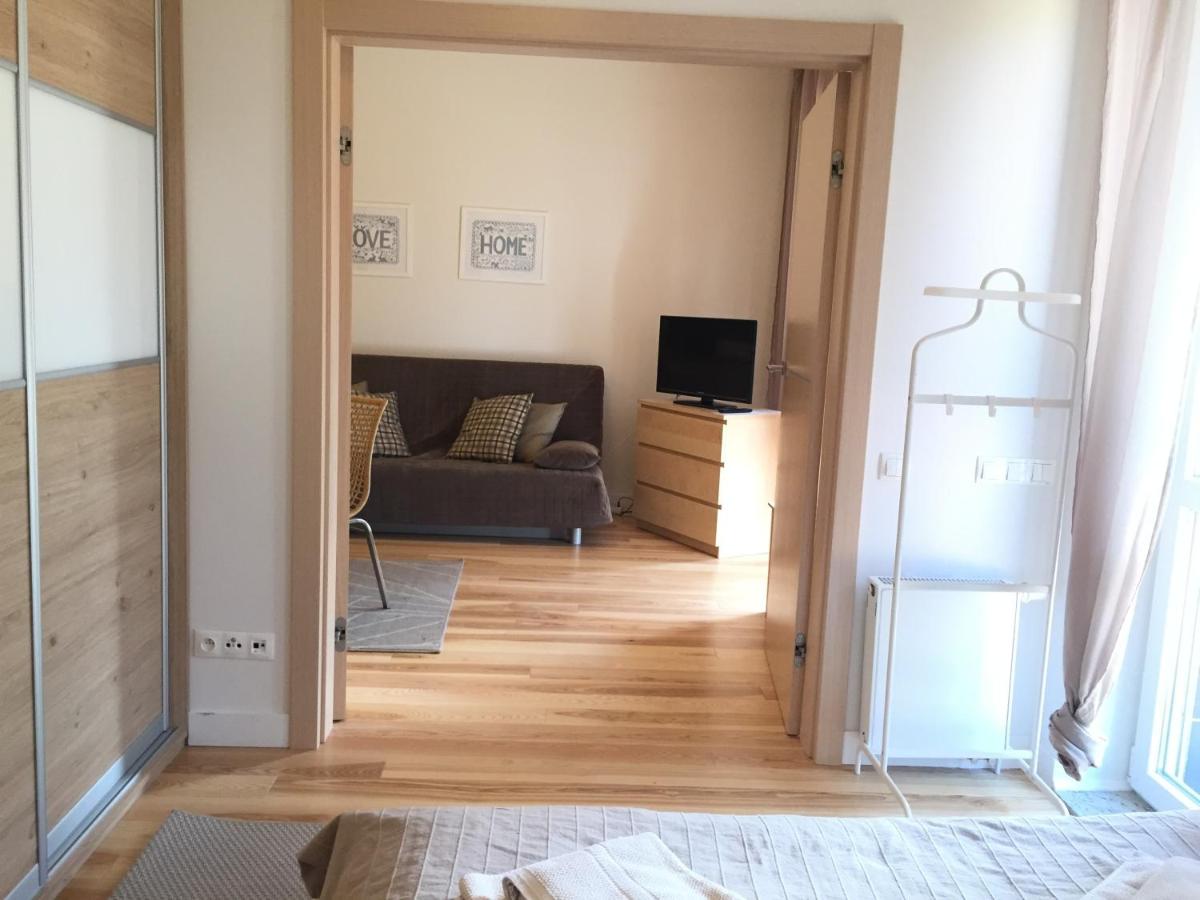 Apartament z Tarasem - Housity