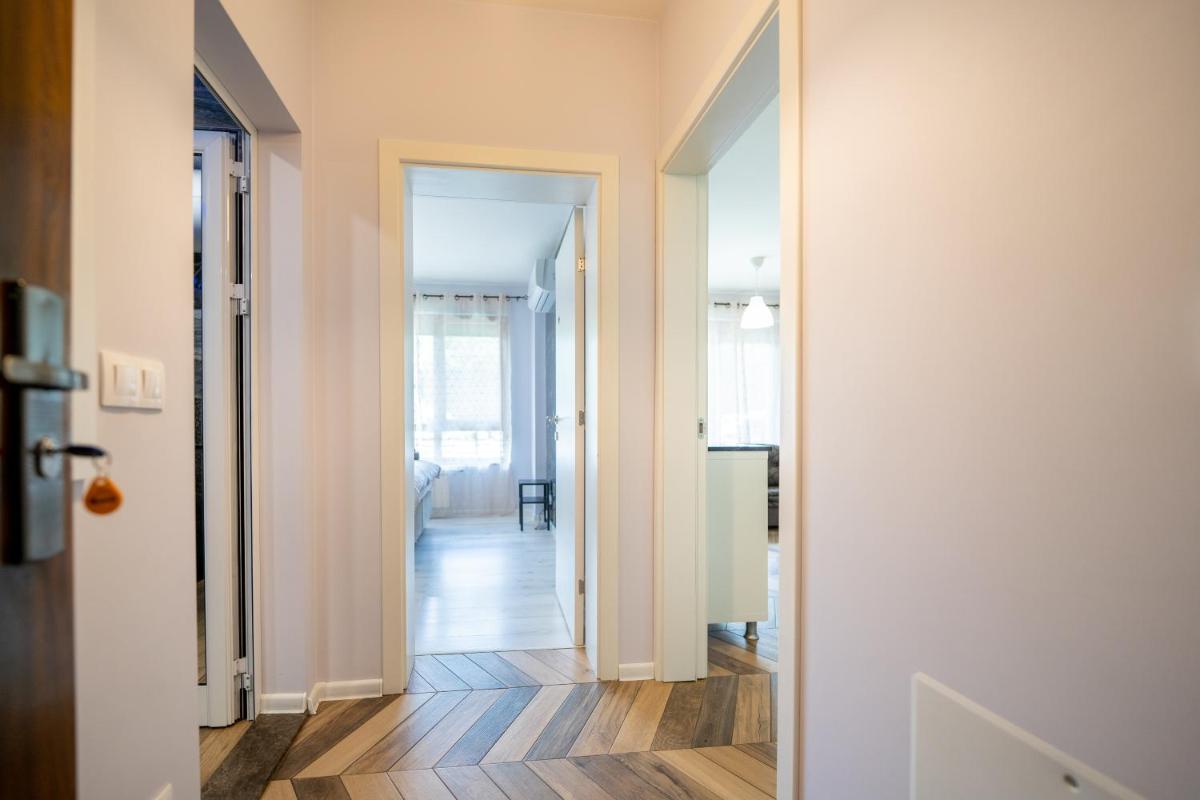 Sunny Apartment in Studentski grad, behind UNSS - Housity