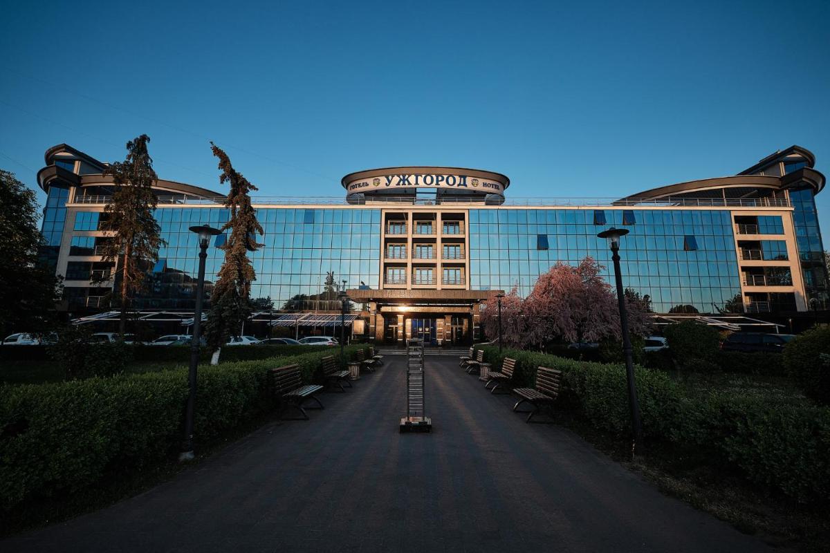 Hotel Uzhgorod - Housity