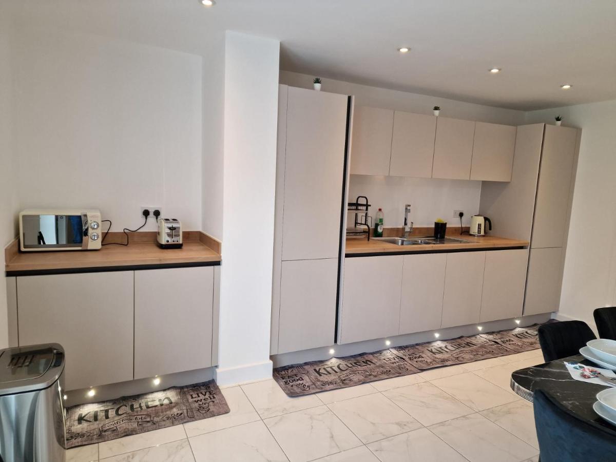 Blissful Room 2 - Housity