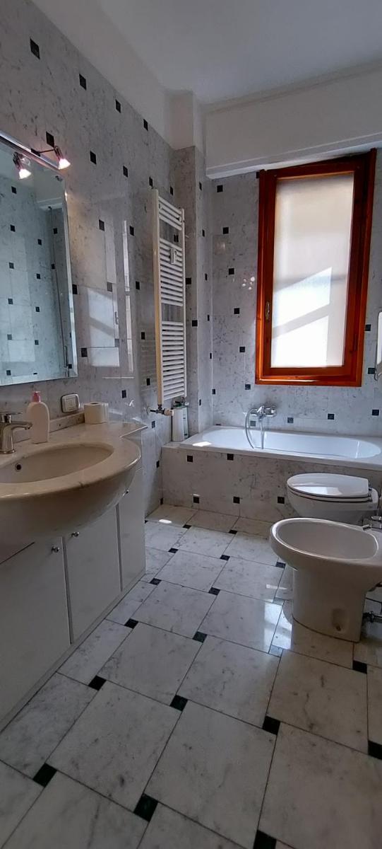 Pisa Central Station Room Rent - Housity