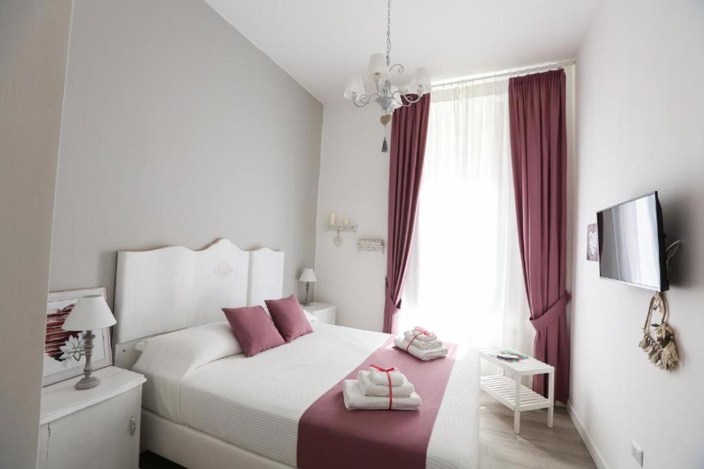 Chiaia Bridge B&B - Hizvo