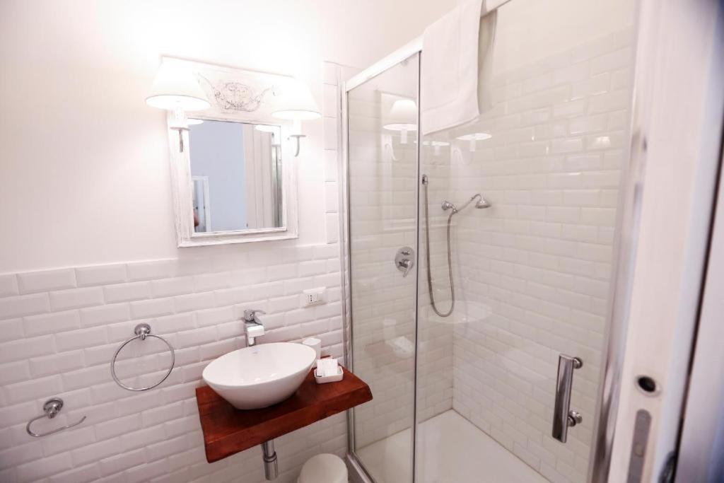 Chiaia Bridge B&B - Hizvo