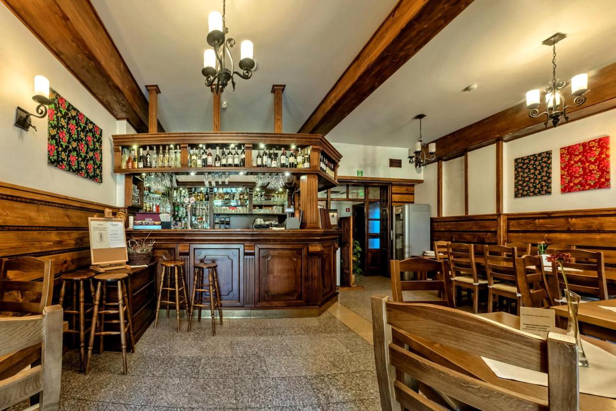 Hotel Nad Przełomem - Housity