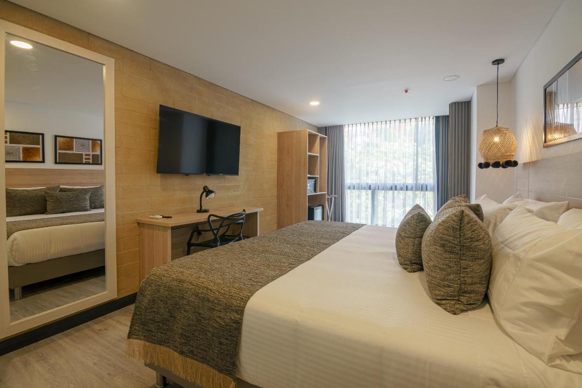 First Class Hotel - Hizvo