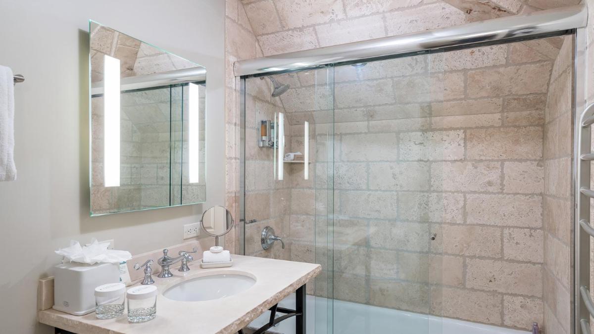 Hotel Columbia - Housity