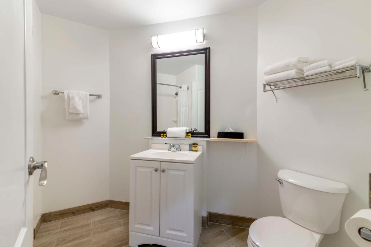 Best Western Plus Brunswick Bath - Housity