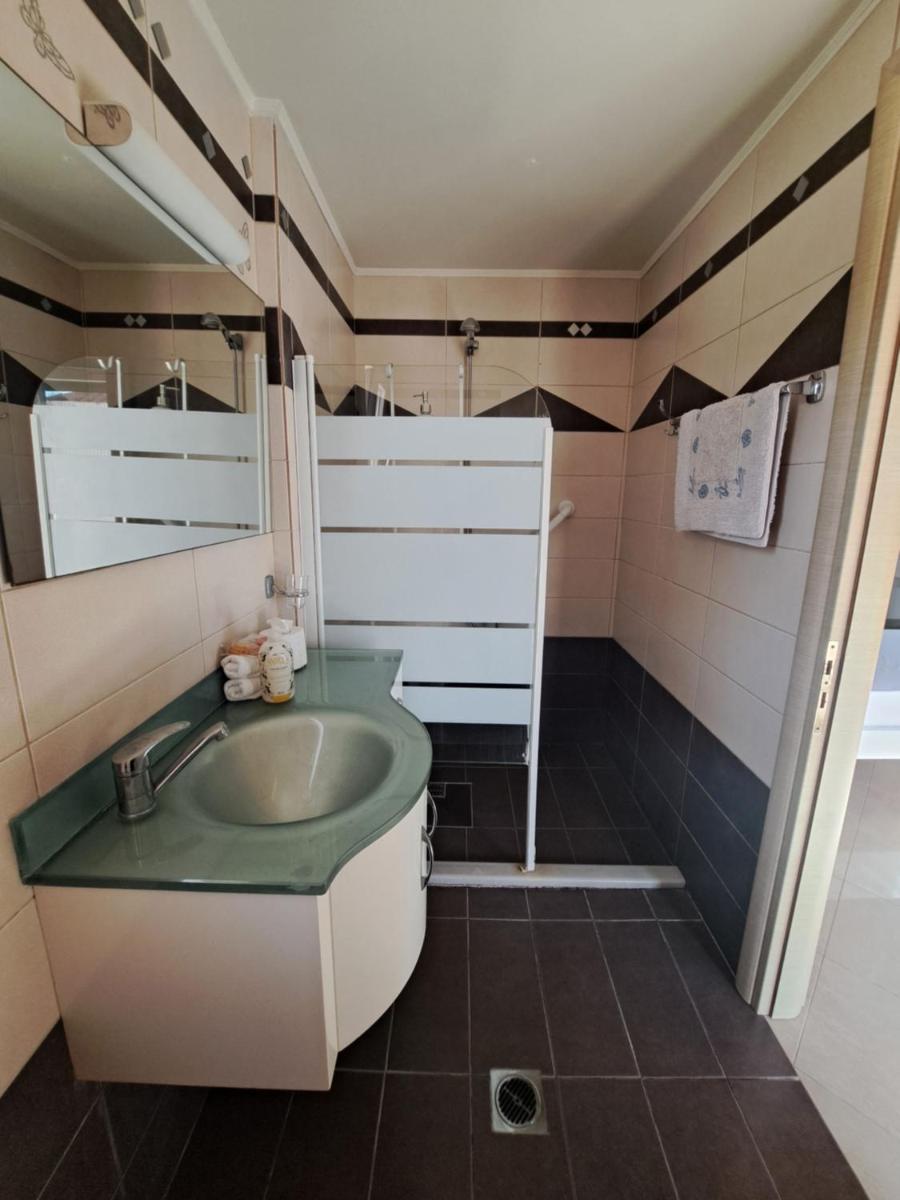 Oceanides Apartments - Housity